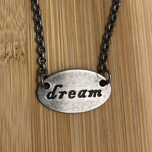 Dream pendant necklace NWOT